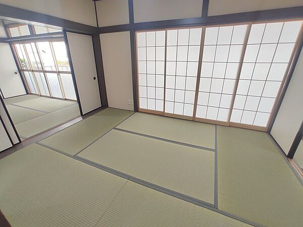 現代でも根強い人気の和室。布団で寝たい方の寝室としても人気です。
