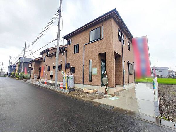 車通りの少ない閑静な住宅地、のびのびした子育てに適します。