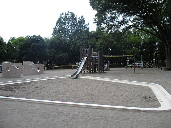 桶川駅西口公園（500m）