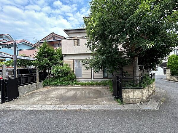 風通し・日当たりに優れる角地。開放感をお楽しみください。