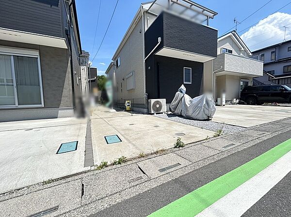 2台まで駐車可能なように作りましたが、現地で幅をお確かめください。