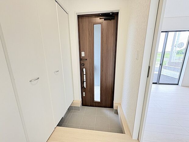 すっきりと整えられた空間が心地よいゆとりと落ち着きを感じさせます。 