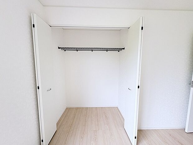 たっぷり収納で、お部屋の中はいつもキレイに片付きそうですね。 