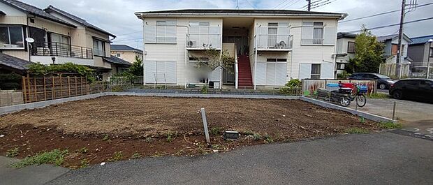 車通りの少ない閑静な住宅地、のびのびした子育てに適します。 