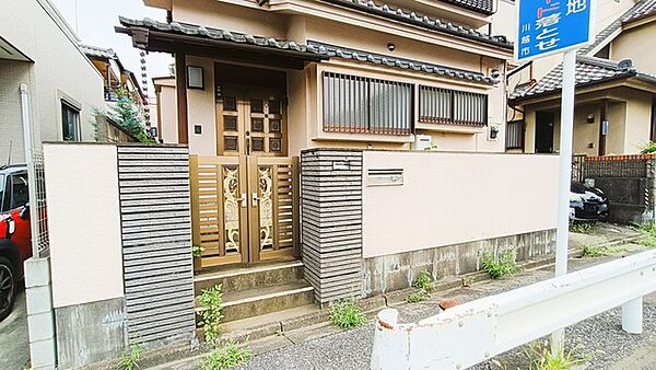 日々の暮らしを優しく包み込む、丁寧につくられた親しみやすい住まいです。