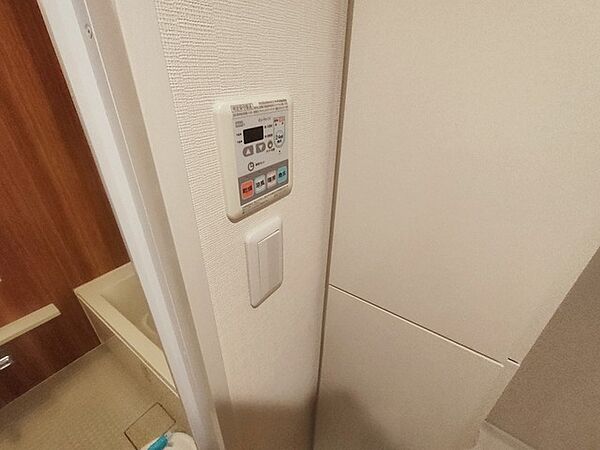 ここから追い炊きも湯張りもワンプッシュ。