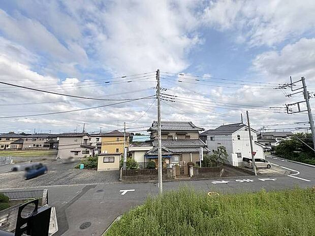 閑静な住宅地で、小さなお子様がいるご家族にも安心。