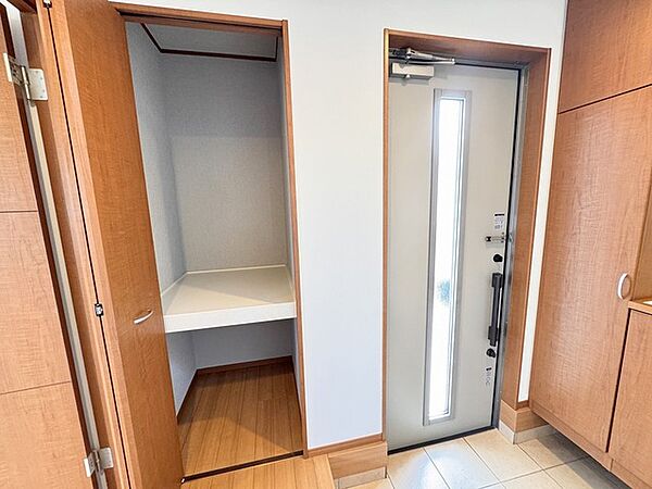 全居室はもちろん、共用スペース収納もあり、すっきり片づけて広く使えます。