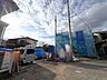 外観：車の通りも少ない閑静な住宅地。子育てにも、第二の人生にも。 