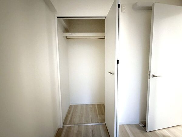 北側5帖のお部屋のクローゼットです。