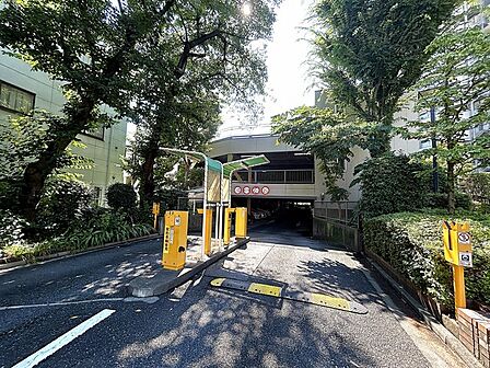 大型駐車場