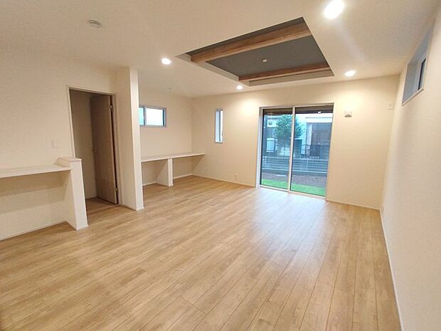 天井が高くなって開放感を感じる折り上げ天井。居住者が快適に暮らすための工夫がここにも見つかりました。