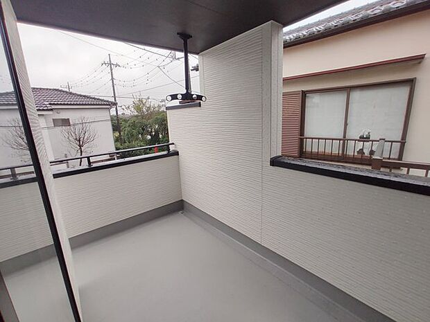 いつも忙しいご家庭に嬉しいインナーバルコニーの家。