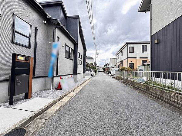 幅員こそやや狭くても、その分交通量が少なくて安心。