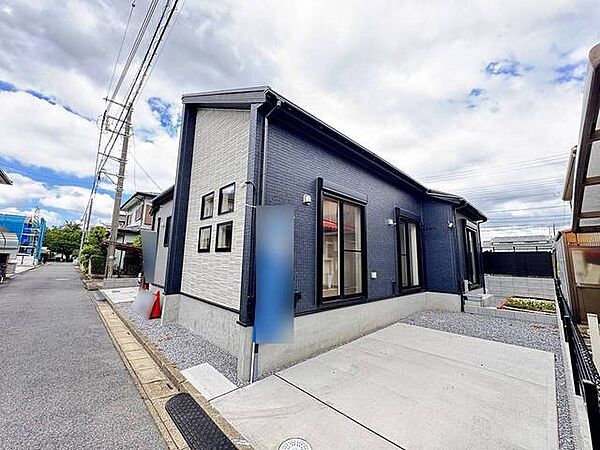 車通りの少ない閑静な住宅地、のびのびした子育てに適します。