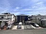 その他：あたりには住宅を中心とした建物が広がります。 