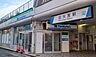 周辺：ファミリーマート北大宮駅前店（750m）