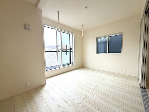 2階部分のお部屋の日当たりは、ご覧の通り明るいです。