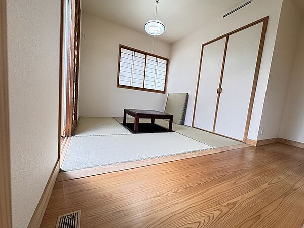畳の香りがする和室は、癒しの空間になるかも。