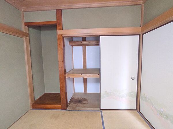 和室の収納は、やっぱり押入れがしっくりきます。
