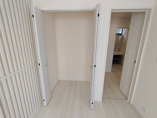 部屋ごとに設けた収納は、住みやすさへのこだわり。