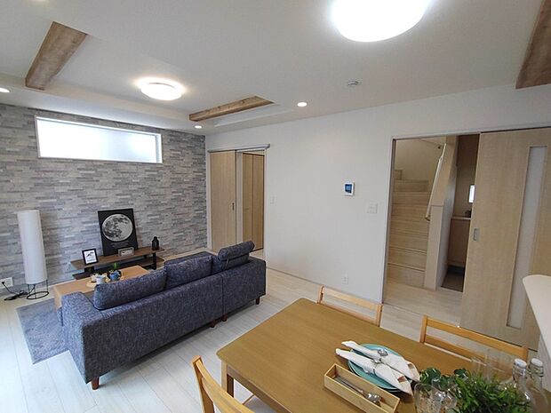 太陽の恵みを感じる、温もりと明るさにあふれたお部屋。