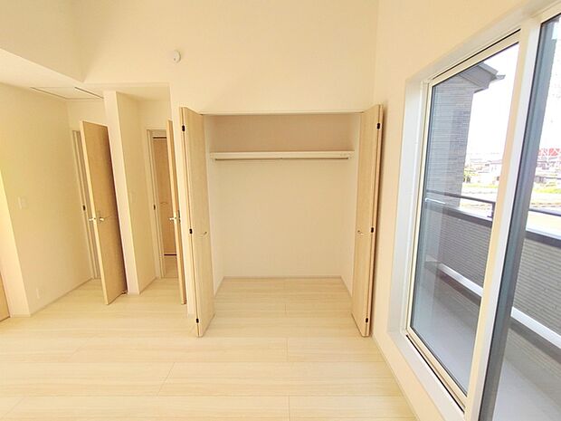 部屋ごとに設けた収納は、住みやすさへのこだわり。