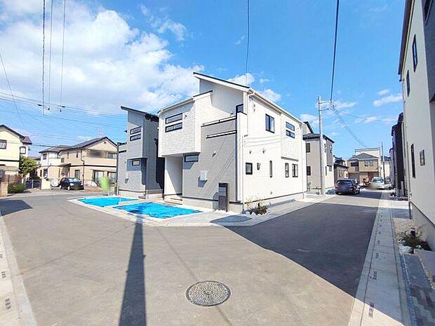 角地につき、開放感に恵まれる住居がここに。