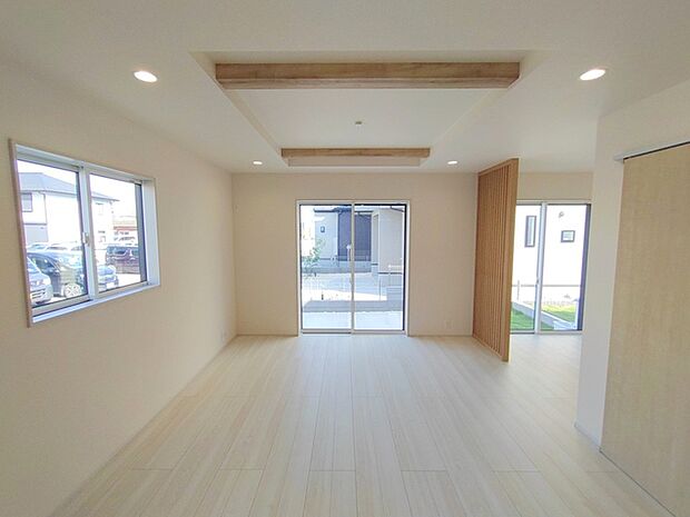 天井高を高くするための一工夫、折り上げ天井。開放感に包まれます。