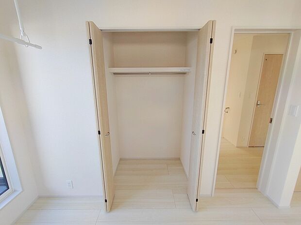 部屋ごとに設けた収納は、住みやすさへのこだわり。