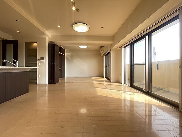 リフォーム工事前写真（8/20） 広々とした空間に穏やかな時間が流れる、ゆとりと開放感に満ちた心地よい住空間です