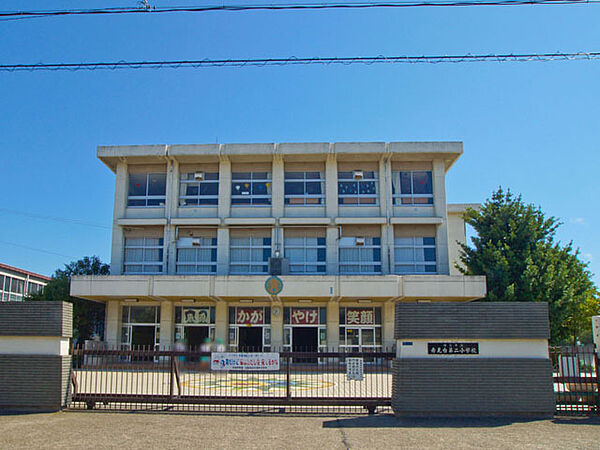 鴻巣市立赤見台第二小学校（540m）