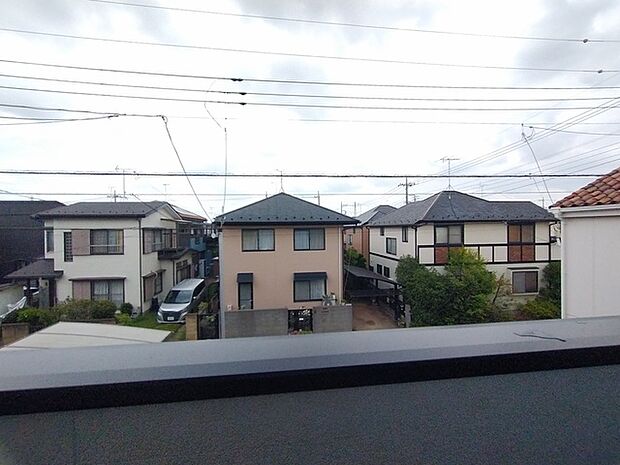 閑静な住宅地で、小さなお子様がいるご家族にも安心。