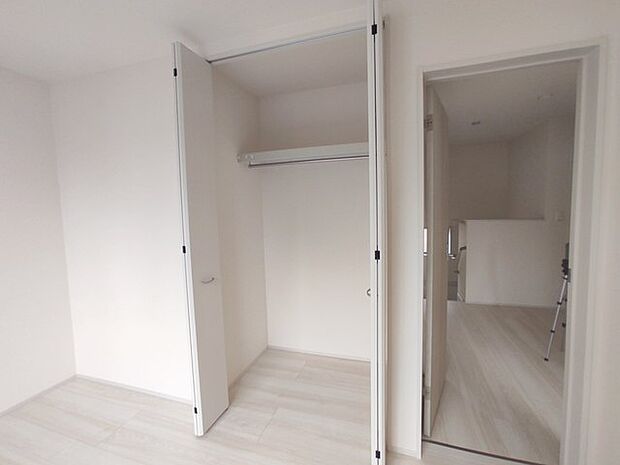 子供部屋にも嬉しい全居室収納スペース。