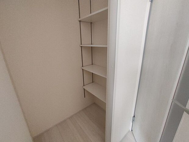 たっぷり収納で、お部屋の中はいつもキレイに片付きそうですね。
