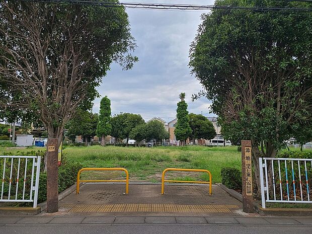 津地児童公園(890m)