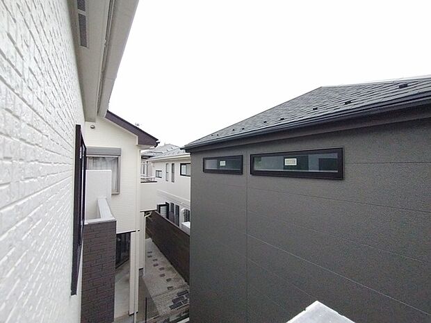 閑静な住宅地で、小さなお子様がいるご家族にも安心。 