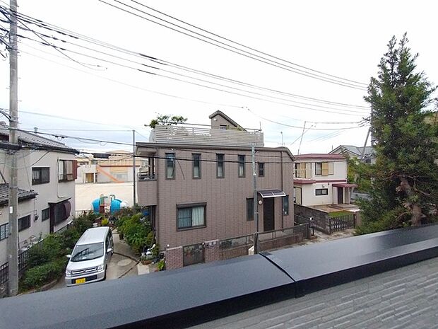 閑静な住宅地で、小さなお子様がいるご家族にも安心。