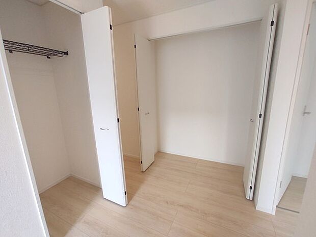 たっぷり収納で、お部屋の中はいつもキレイに片付きそうですね。