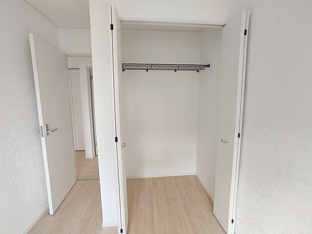 子供部屋にも嬉しい全居室収納スペース。