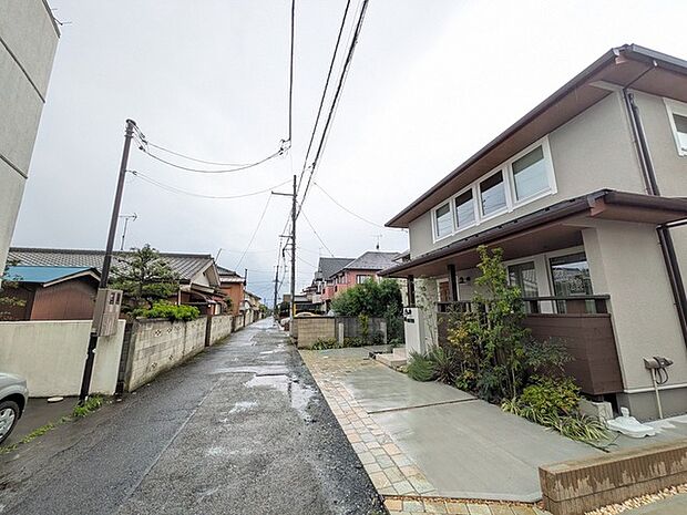 閑静な住宅街に佇む、落ち着いた日常を育む穏やかな住まいが広がるロケーション