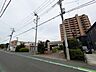 外観：落ち着いた街並みに溶け込む穏やかな周辺環境が広がり心地よい日常を想像させる風景