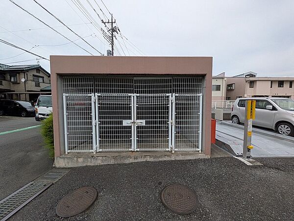 日常の安心を支える機能的なスペースが整う使い勝手の良い敷地内環境です