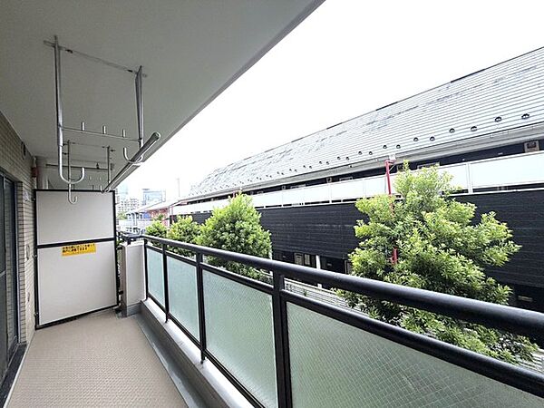 日当たりの良い南側バルコニー