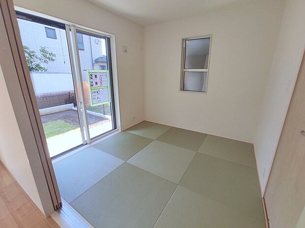 お子様にとっていいお昼寝空間になる和室は、ぜひリビングのお隣で。