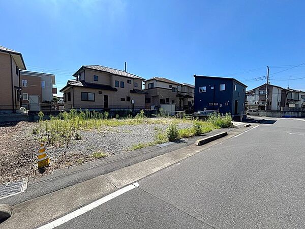 ゆったりとした敷地でこれからの暮らしを自由に描ける場所です。