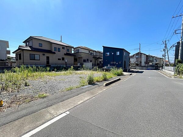 周辺は落ち着いた住環境が整い穏やかな時間が流れます。