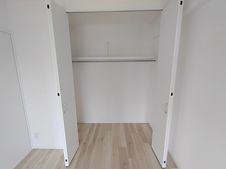 たっぷりの収納スペースで快適に暮らせそう。 