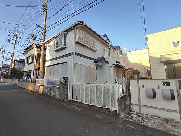 幅員こそやや狭くても、その分交通量が少なくて安心。