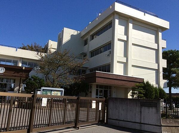 春日部市立豊野小学校（620m）